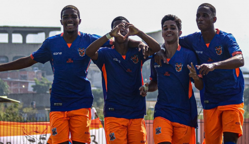 Com gol olímpico, Nova Iguaçu vence Macaé pelo Carioca Sub-20