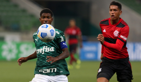 Flamengo aproveita expulsão e vence Palmeiras em jogo movimentado pelo Brasileirão Sub-17