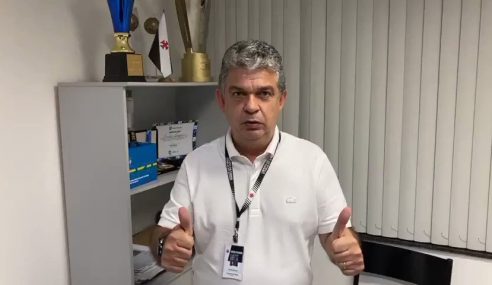 Carlos Brazil troca o Vasco pelo Corinthians