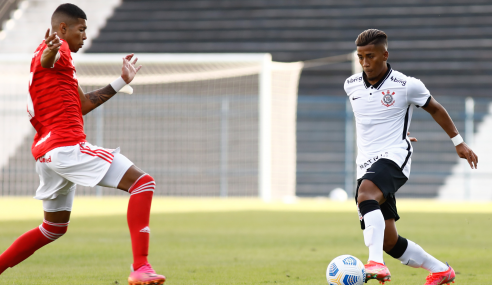 Corinthians e Internacional empatam em estreia no Brasileirão Sub-20