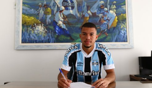 Grêmio renova contrato de volante Jhonata Varela