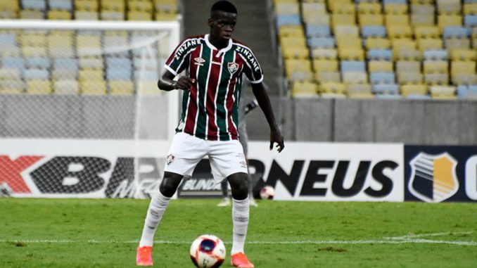 A pedido do Grupo City, Metinho é liberado pelo Fluminense