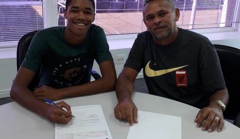 Coritiba contrata meia para o time de aspirantes