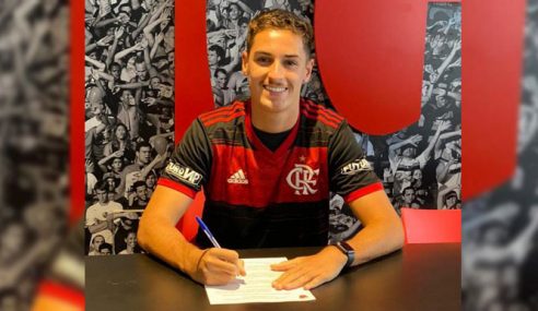 Flamengo fecha com meia de 17 anos por empréstimo