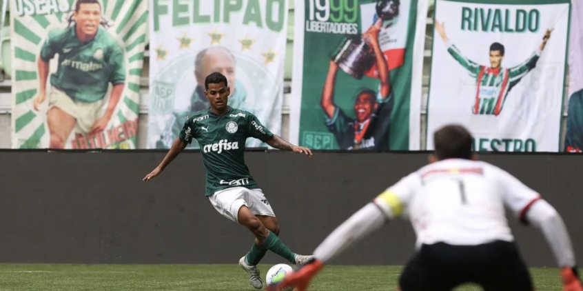Meia da categoria sub-20 deixa o Palmeiras