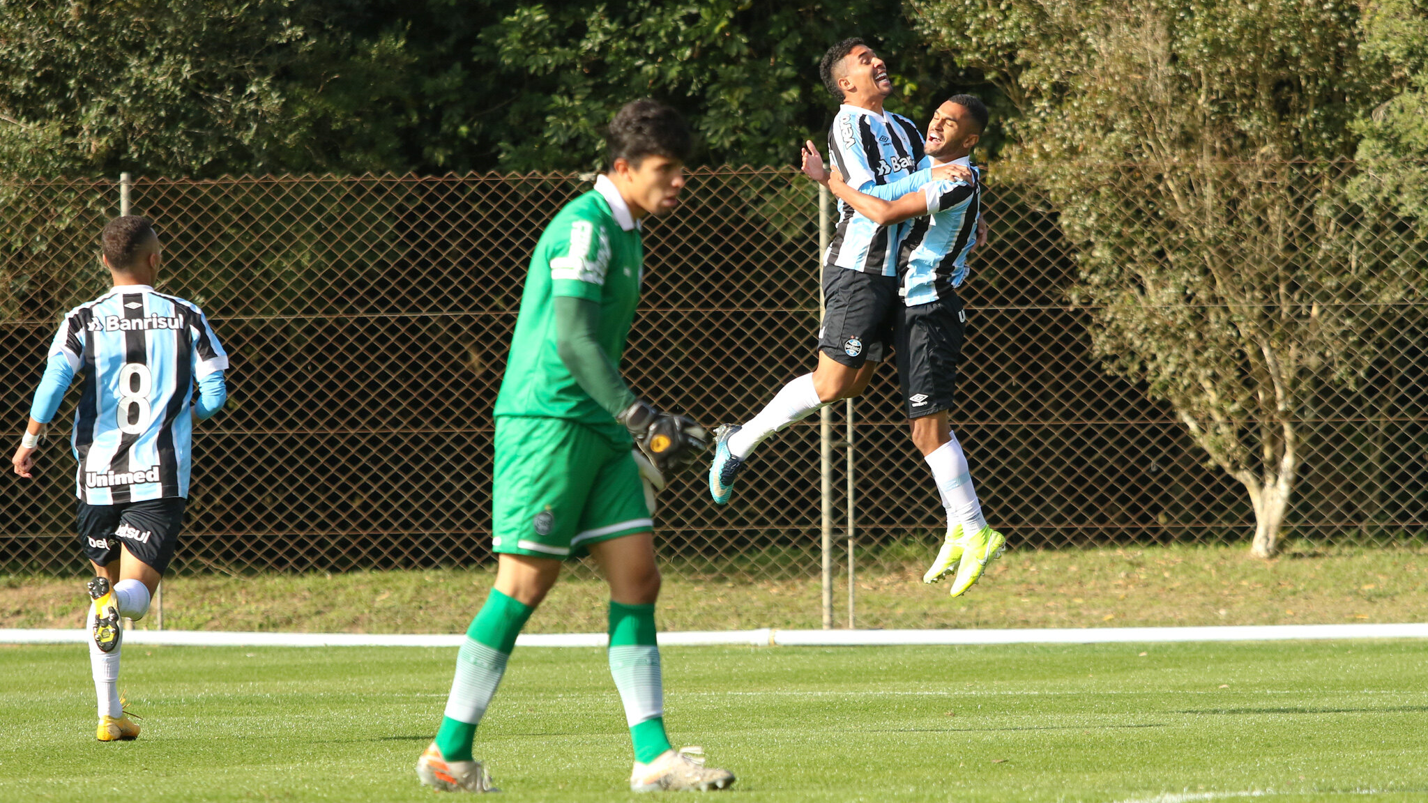 Grêmio derrota Coritiba e assume liderança do Grupo A do Brasileirão de Aspirantes