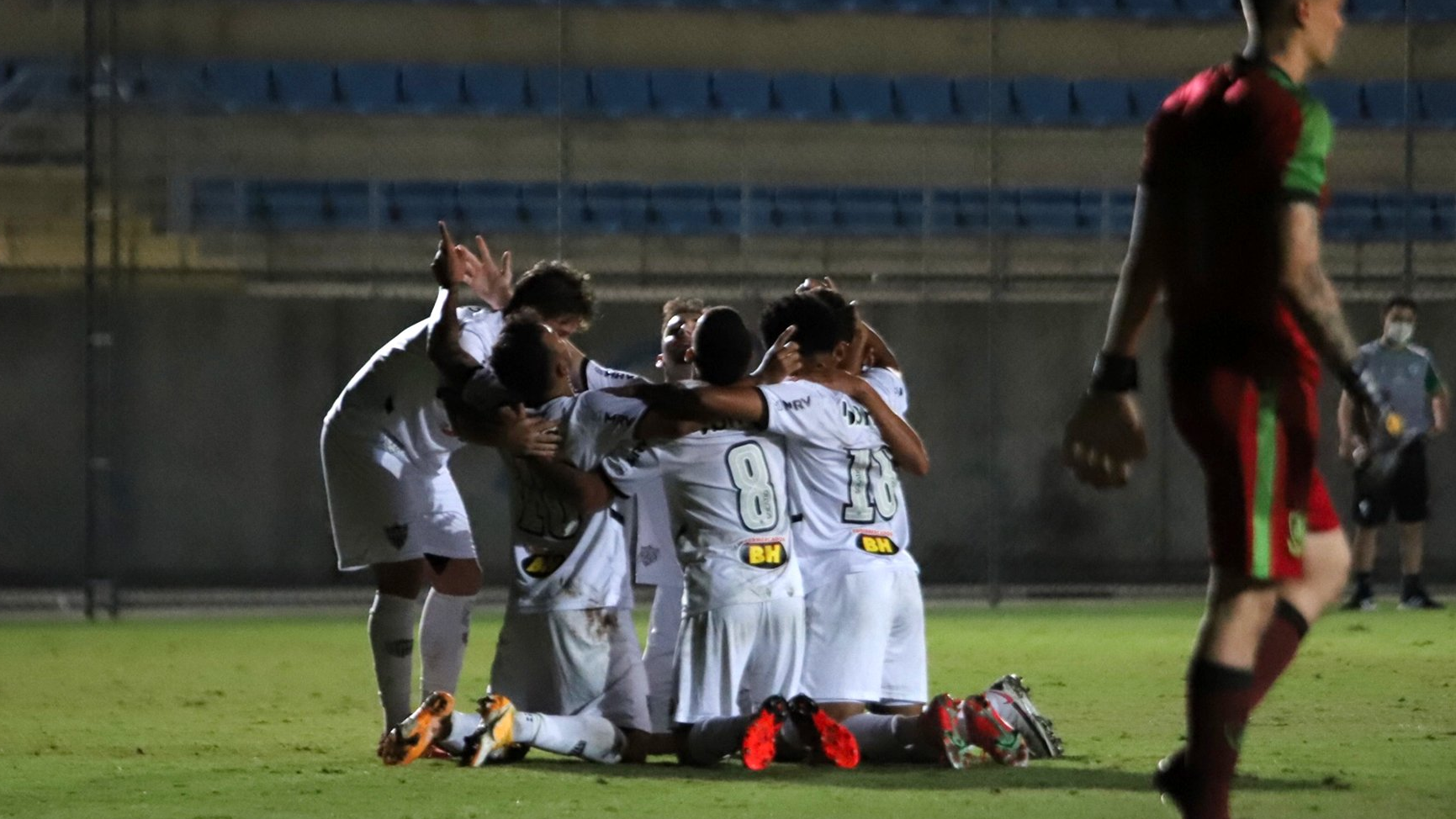 Atlético-MG marca no fim e vence clássico diante do América-MG pelo Brasileirão Sub-20