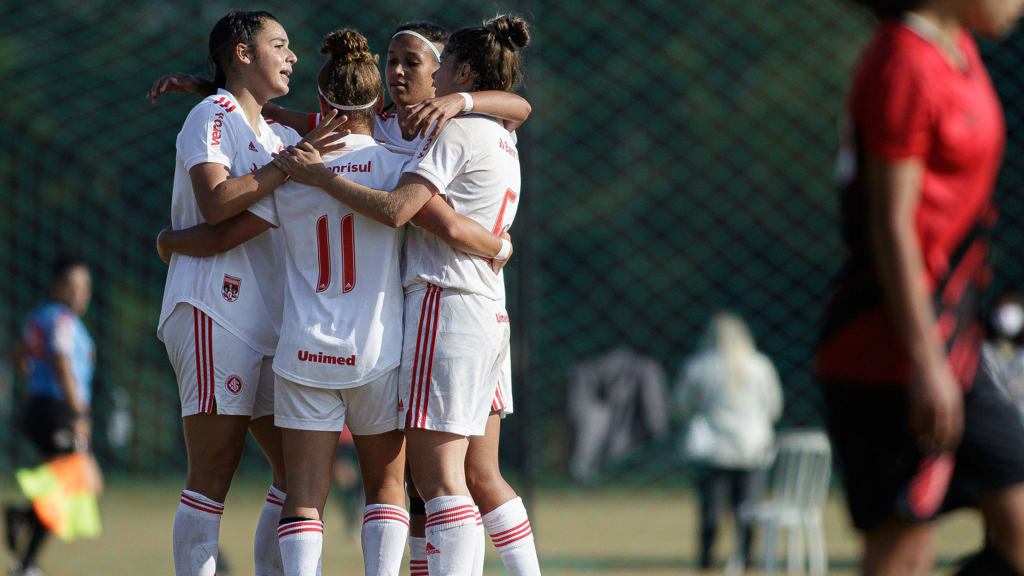 Internacional goleia Athletico-PR e vence a segunda no Brasileirão Feminino Sub-18