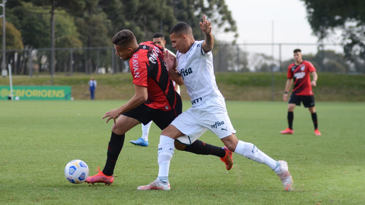 Athletico-PR vence Palmeiras e entra no G-8 no Brasileirão Sub-20