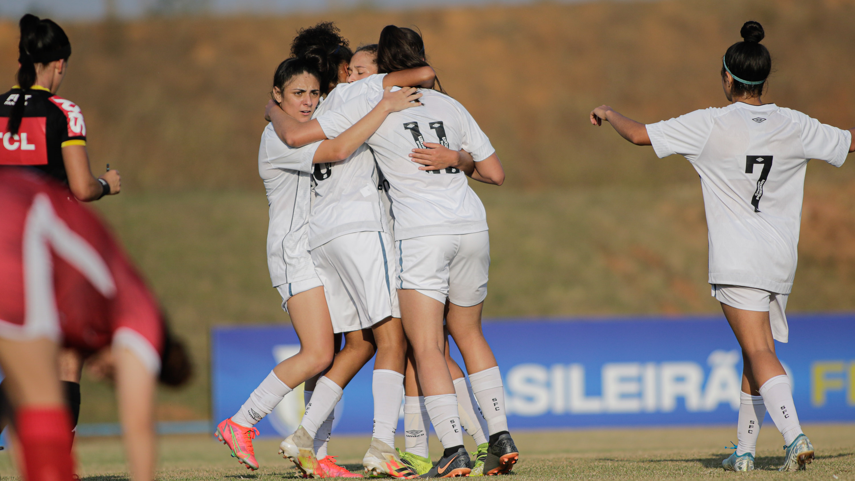 Santos derrota Audax-SP e assume ponta do Grupo D do Brasileirão Feminino Sub-18