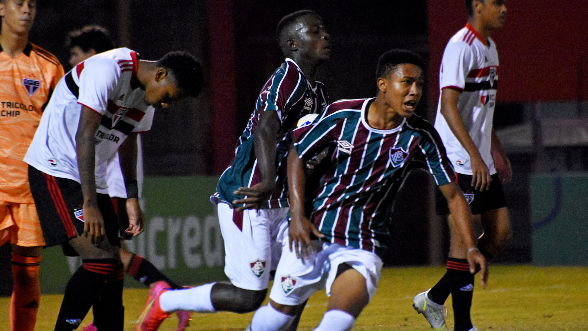 Fluminense faz 2 a 0, mas São Paulo fica com vaga nas semifinais do Brasileirão Sub-17