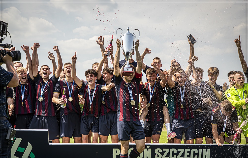 Pogoń Szczecin sagra-se campeão polonês sub-18