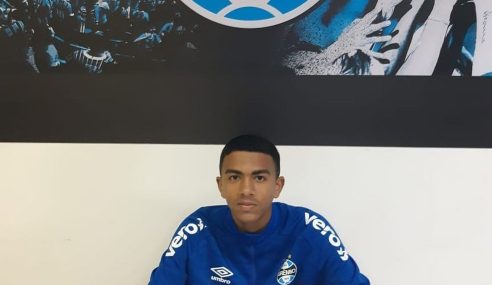 Filho de Tinga assina contrato de formação com o Grêmio