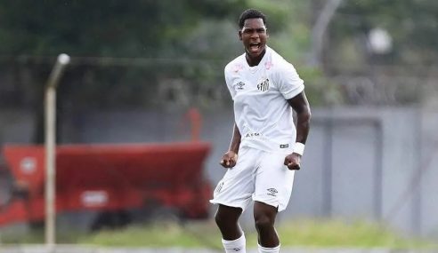 Atacante troca Santos por clube da Lituânia