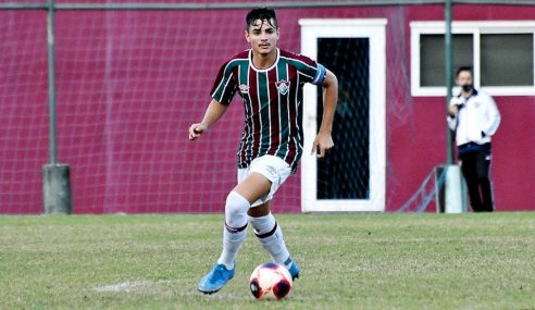 Fluminense renova contrato com zagueiro do sub-20
