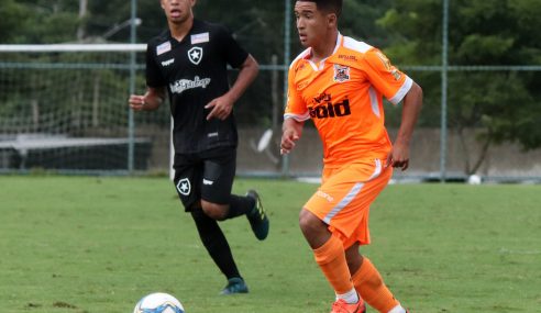 Botafogo contrata mais um do Nova Iguaçu para a categoria sub-20