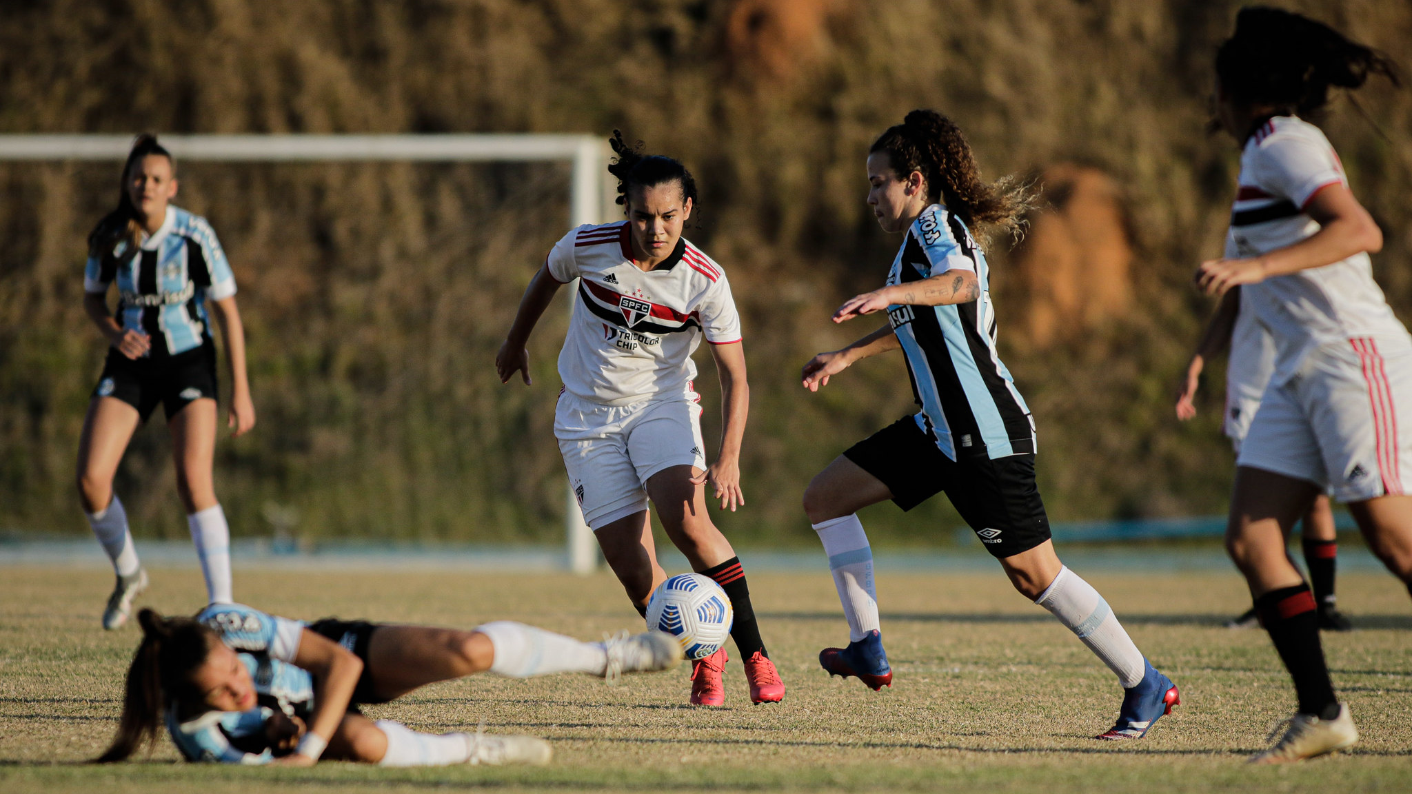 Grêmio empata e tira 100% do São Paulo no Brasileirão Feminino Sub-18