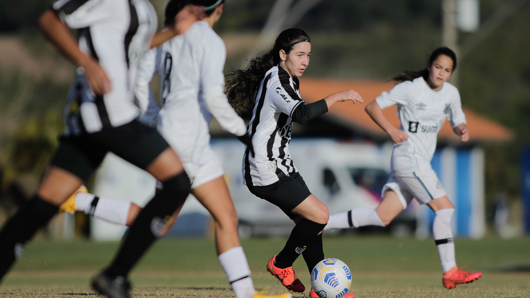 Em jogo movimentado, Santos e Atlético-MG empatam pelo Brasileirão Feminino Sub-18