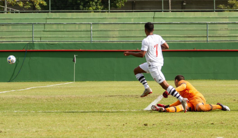 Vasco bate Sport e assume ponta provisória do Brasileirão Sub-20