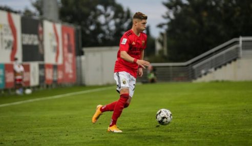 Benfica-POR negocia atacante de 21 anos