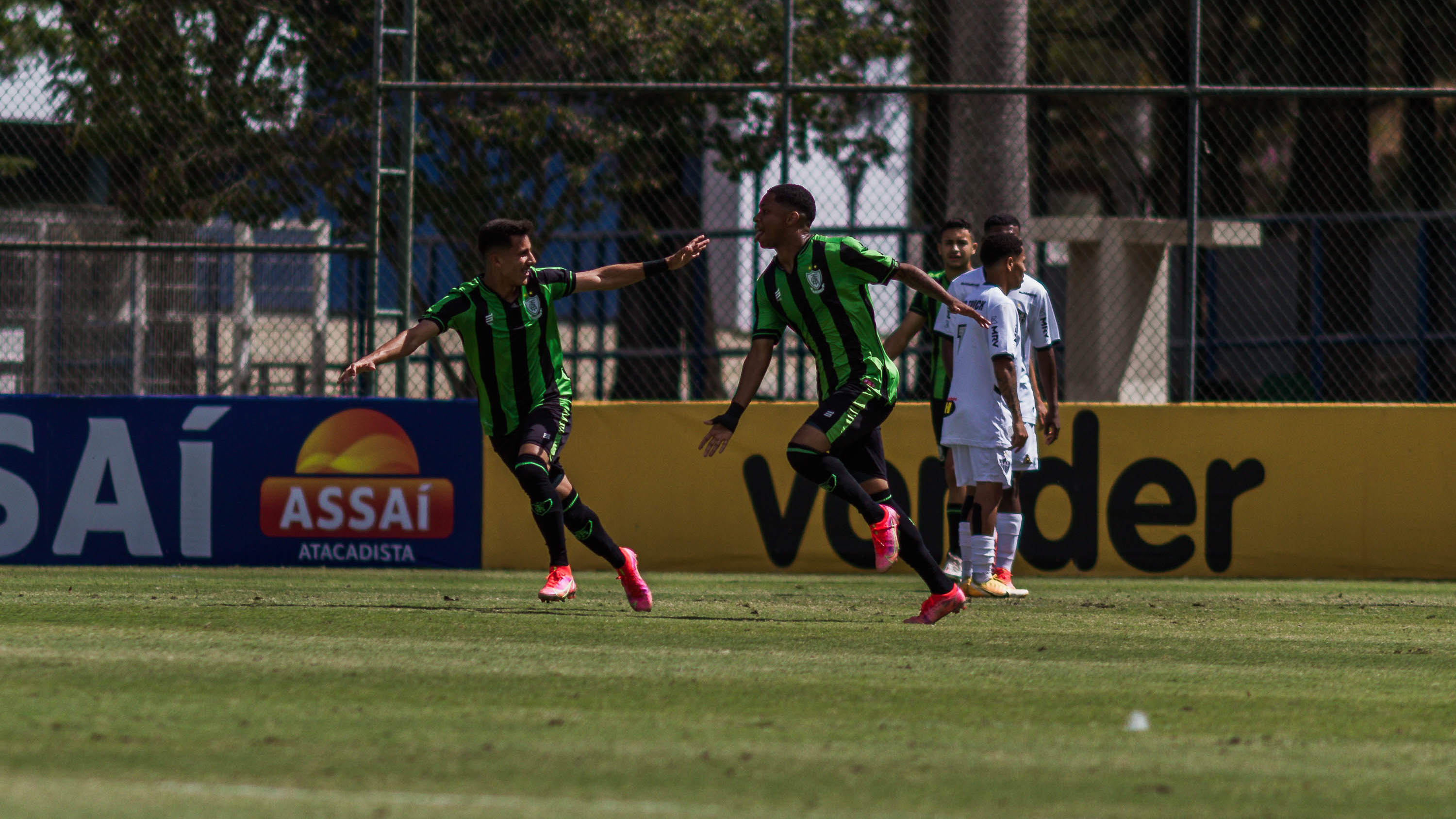 América bate Atlético e vence a primeira no Mineiro Sub-17