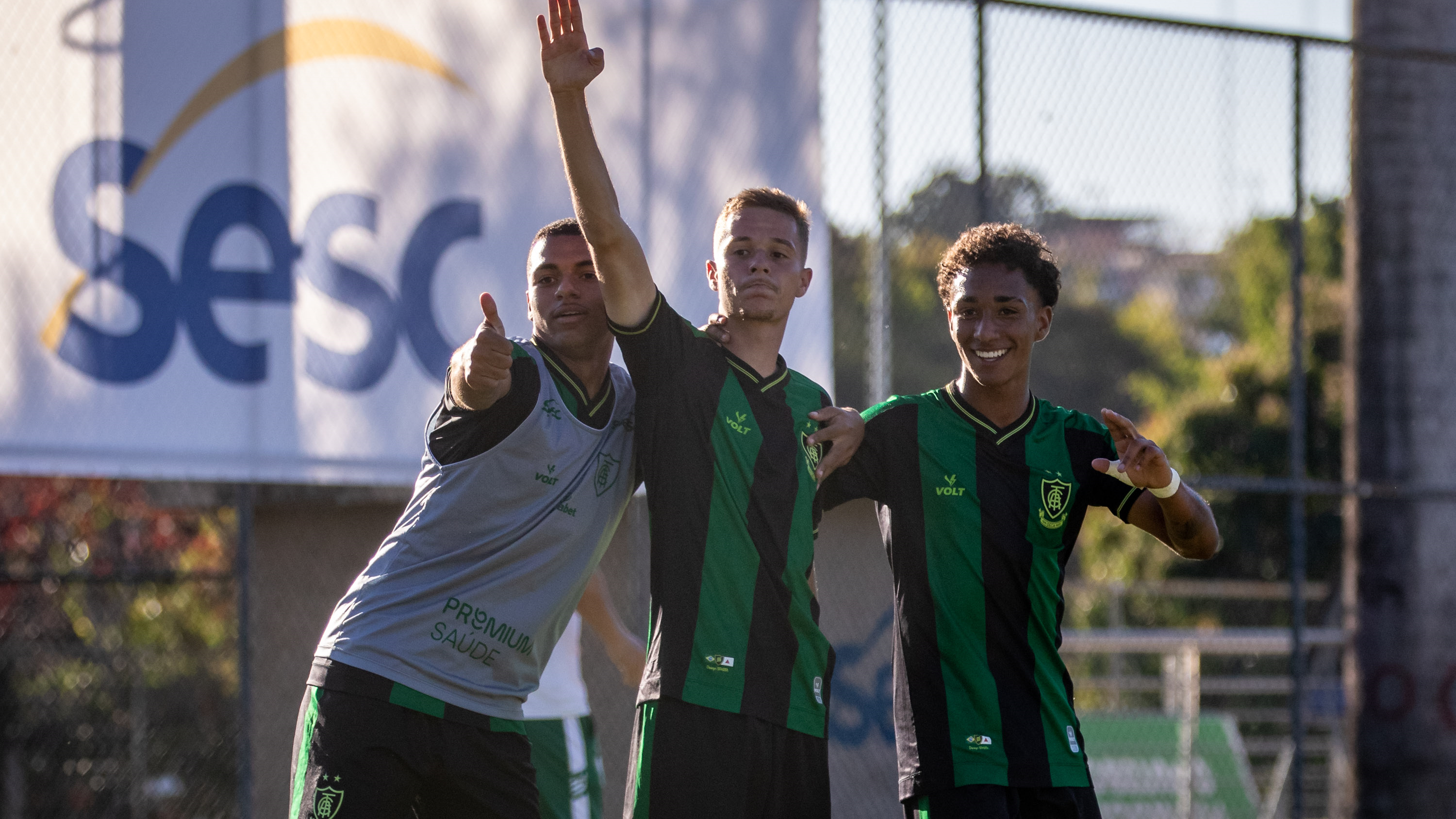 Embalado, América-MG goleia e impõe mais uma derrota ao Vasco no Brasileirão Sub-20