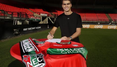 Zagueiro brasileiro troca futebol italiano pelo holandês