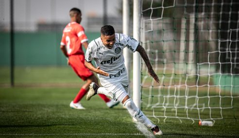 Palmeiras goleia de virada e assume a ponta do seu grupo no Paulista Sub-20