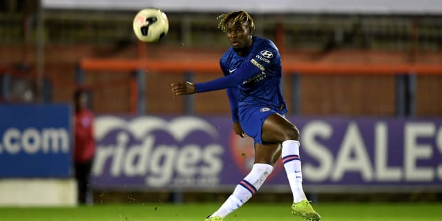 Chelsea-ING vende zagueiro de 19 anos