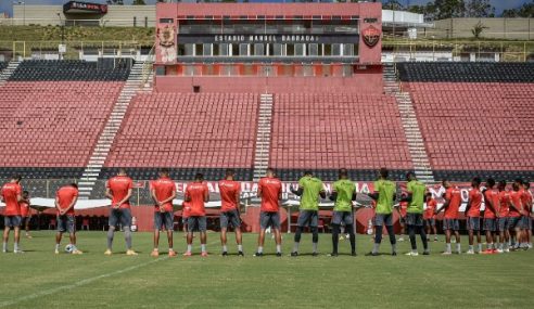 Elenco sub-20 do Vitória falta a treino em protesto