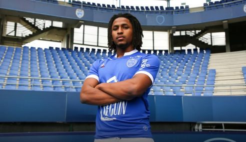Lateral deixa Liverpool-ING e acerta com clube francês