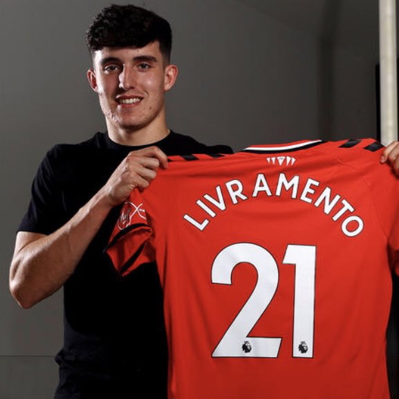 Chelsea-ING vende ao Southampton-ING meia de 18 anos