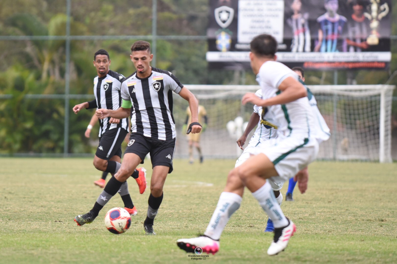 Botafogo goleia Boavista pelo Carioca Sub-20