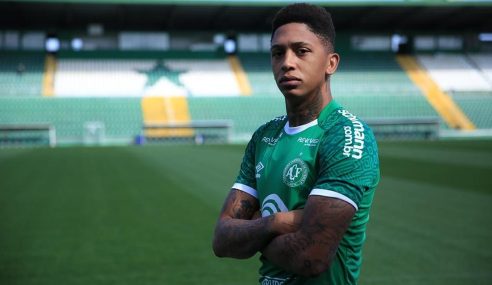 Chapecoense acerta com zagueiro Anderson Jordan