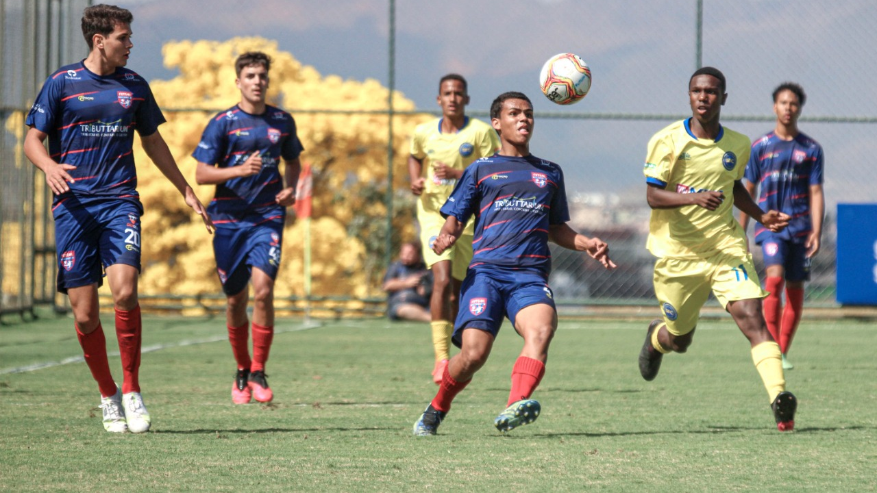 Com gol de pênalti, Futgol derrota Santarritense pelo Mineiro Sub-17