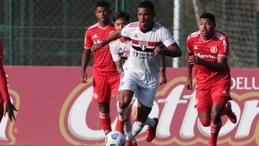 Com um a menos, São Paulo segura empate com o Internacional pelo Brasileirão Sub-20