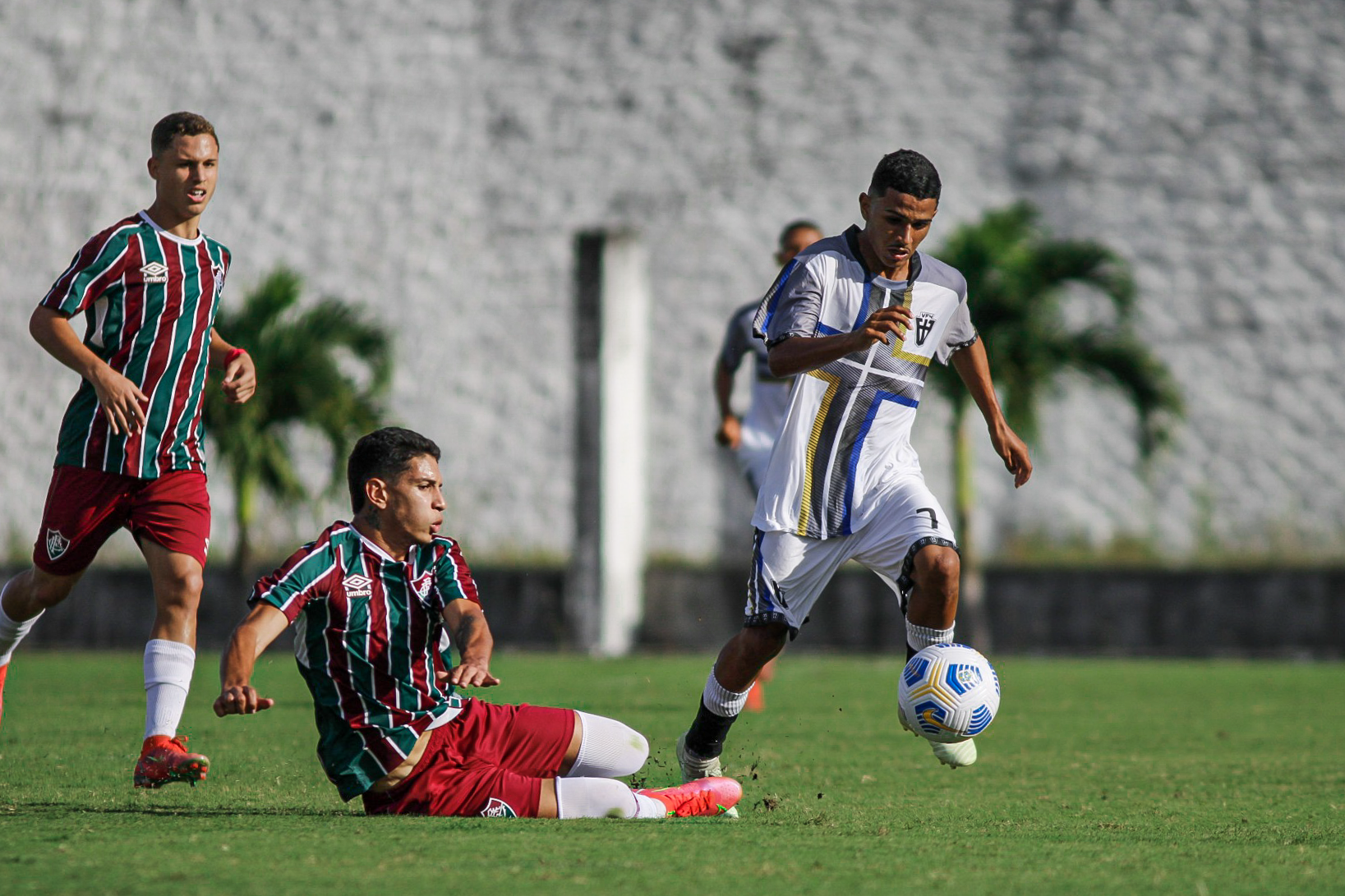 Fluminense vira, goleia VF4 e avança na Copa do Brasil Sub-17