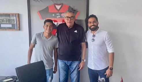 Vitória contrata jovem atacante boliviano