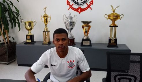 Corinthians contrata lateral-esquerdo para o time sub-20