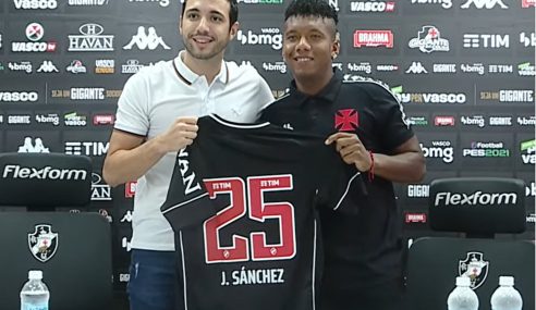 Vasco apresenta jogador equatoriano
