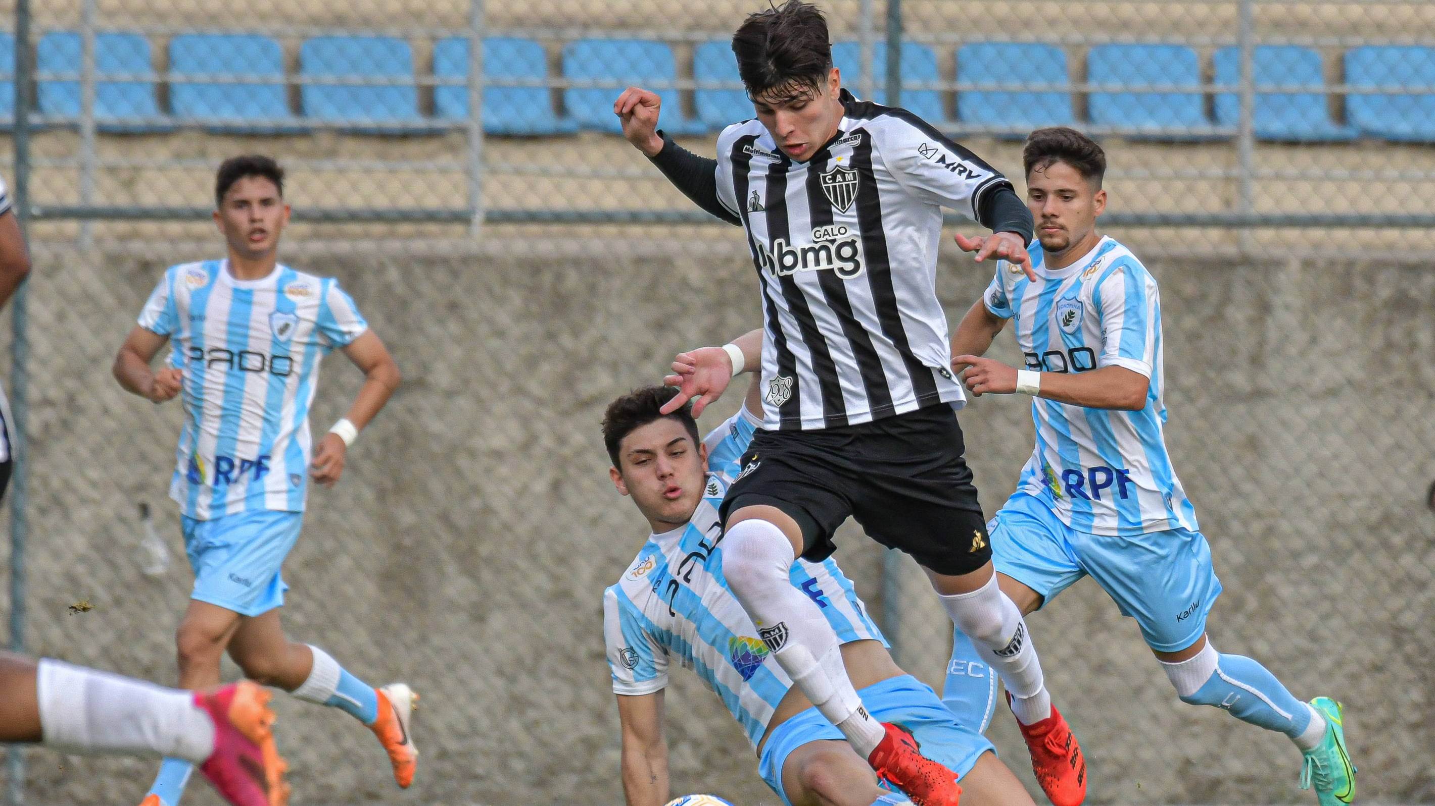 Atlético-MG leva susto, mas vira e vence Londrina pelas oitavas da Copa do Brasil Sub-17