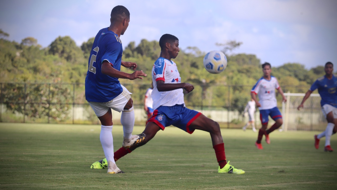 Cruzeiro vira nos acréscimos, vence Bahia e cola no G-8 do Brasileirão Sub-20