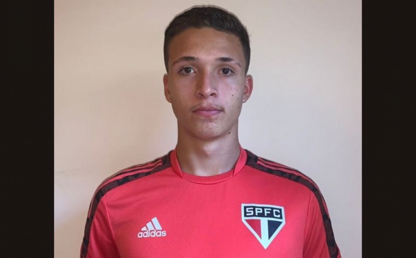 São Paulo contrata zagueiro de rival para reforçar o time sub-17