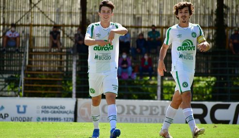 Chapecoense vence a primeira no Catarinense Sub-17