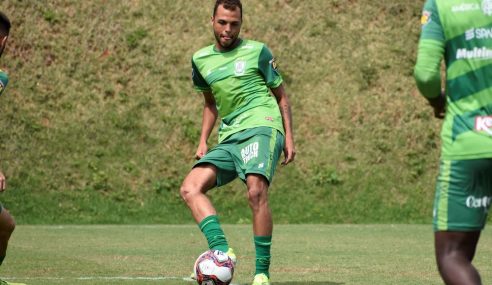 América-MG vende artilheiro para clube português