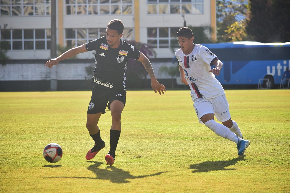 Botafogo perde para o Resende, mas é semifinalista do Carioca Sub-20