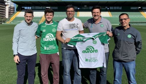 Filho de Paulo Rink assina contrato com a Chapecoense