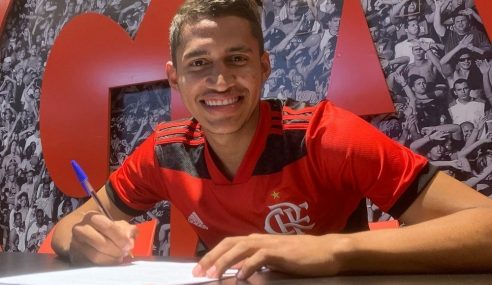 Flamengo contrata estrangeiro para seu time sub-20