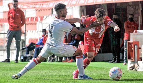 Estudiantes assume ponta isolada do Argentino de Aspirantes
