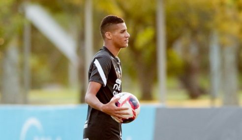 Corinthians acerta empréstimo de Rodrigo Varanda